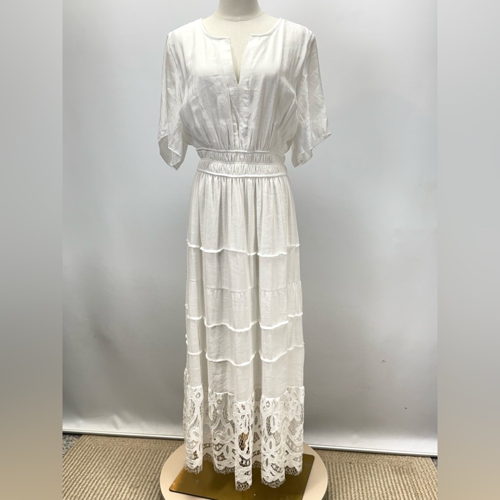 J. GEE White split V neckline Lace hem Maxi Dress size 2X
